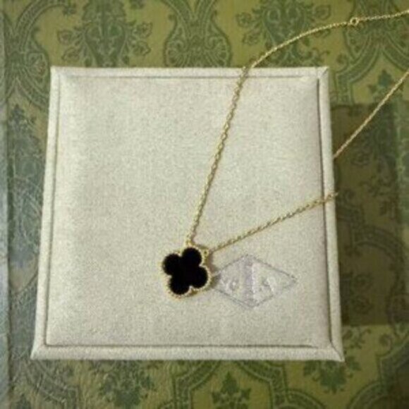 Van cleef & Arpels Vintage Alhambra Necklace - Picture 8 of 8